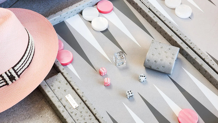 Vido Backgammon | Shop online high-quality backgammon accessories, dice, stones or checkers | Find our more on vido-backgammon.com